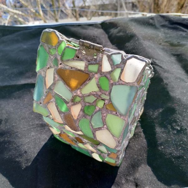 Gingerbread house jewelry box / candle holder - sea stained glass mosaic - Image 5