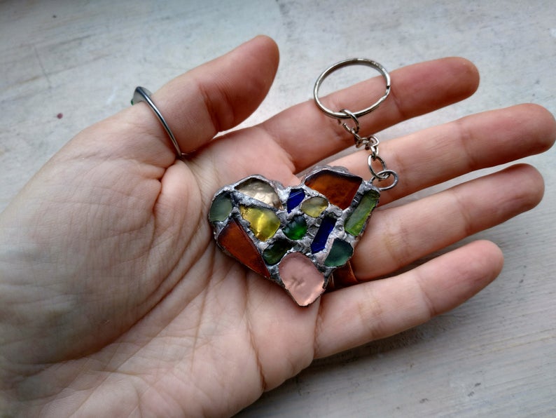 Heart keychain, two-sided sea stained glass inlaid mosaic, OOAK sea love souvenir, romantic pendant, bag charm - Image 4