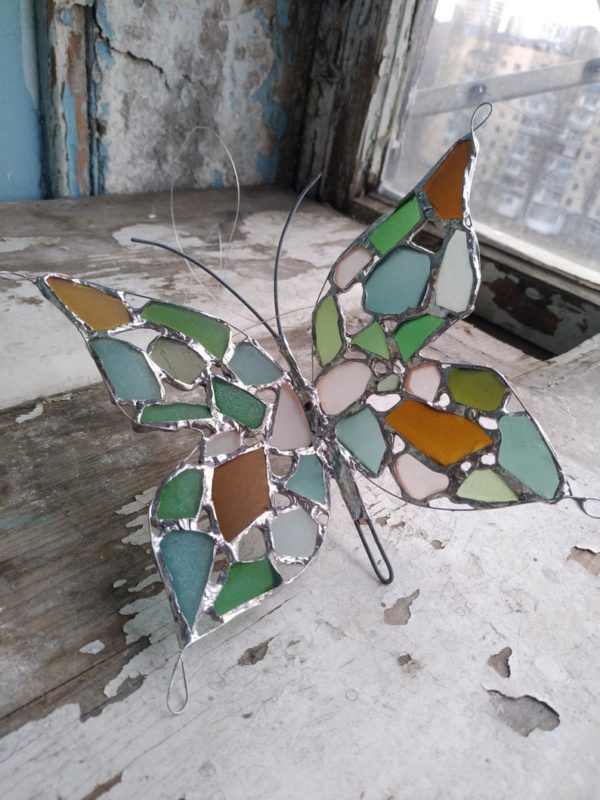 Butterfly sea stained glass figurine, decoration for loft lamp shades, garden home decor, table suncatcher, beach glass souvenir - Image 11