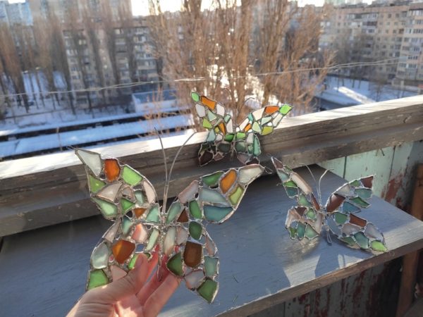 Butterfly sea stained glass figurine, decoration for loft lamp shades, garden home decor, table suncatcher, beach glass souvenir - Image 2