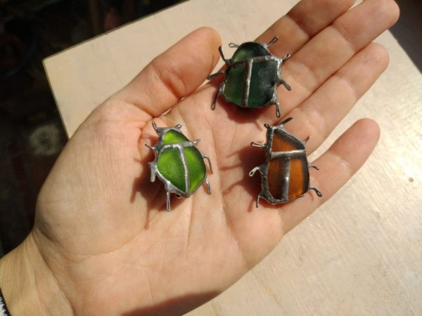 Beetle brooch, prickly recycled bug, sea stained glass, OOAK collectible statement jewelry, coat bag hat brooch, beach glass lover gift - Image 7