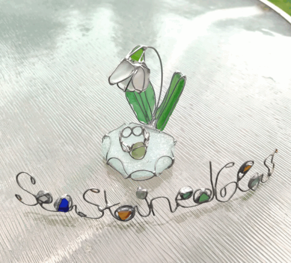 Sea glass miniature snowdrop flower ring dish, only one art decor - Image 3