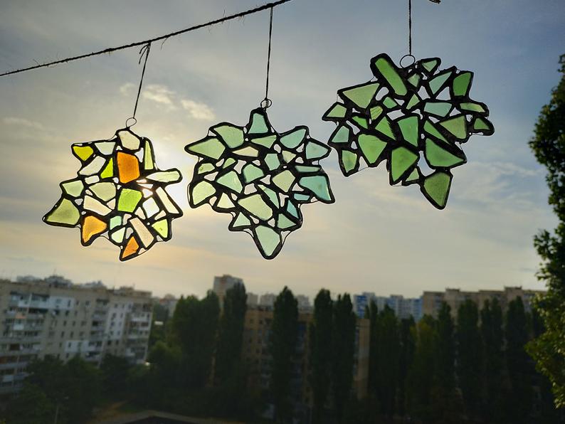 Sea glass maple leaf suncatcher, ornament, upcycled art window hanging, sea stained glass - Image 2