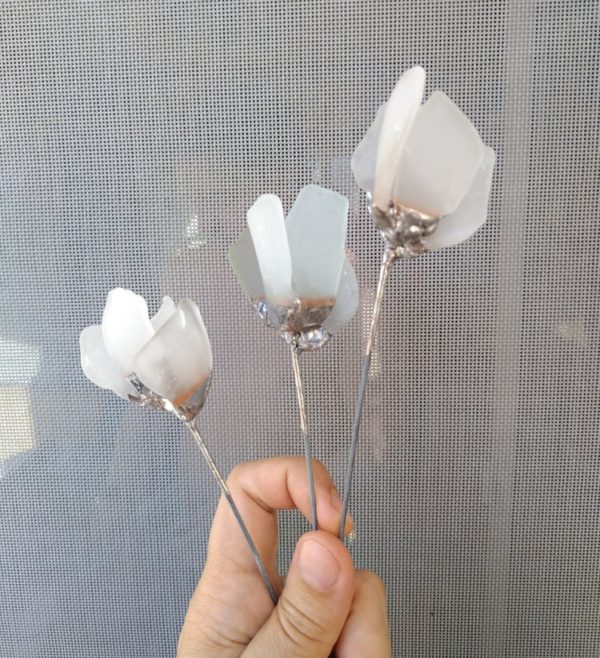 Small sea glass flowers, white or painted - Image 11