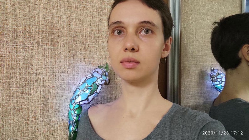 Parrot night light - sea stained glass table suncatcher, bird figurine, collectable statuette - Image 6