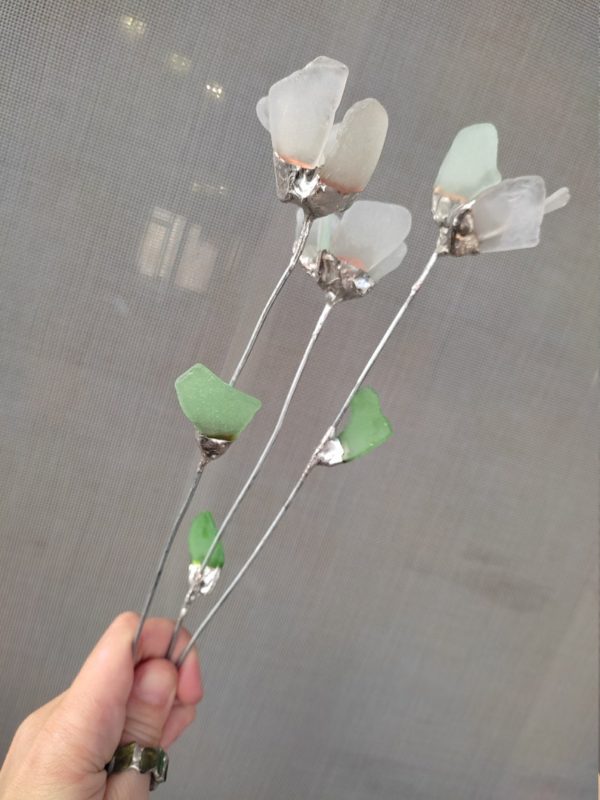 Small sea glass flowers, white or painted - Image 17