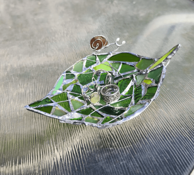 Stained glass green leaf + snail ring dish, bottle glass recycled art, cute trinket dish - Image 5