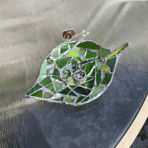 Stained glass green leaf + snail ring dish, bottle glass recycled art, cute trinket dish - Image 4