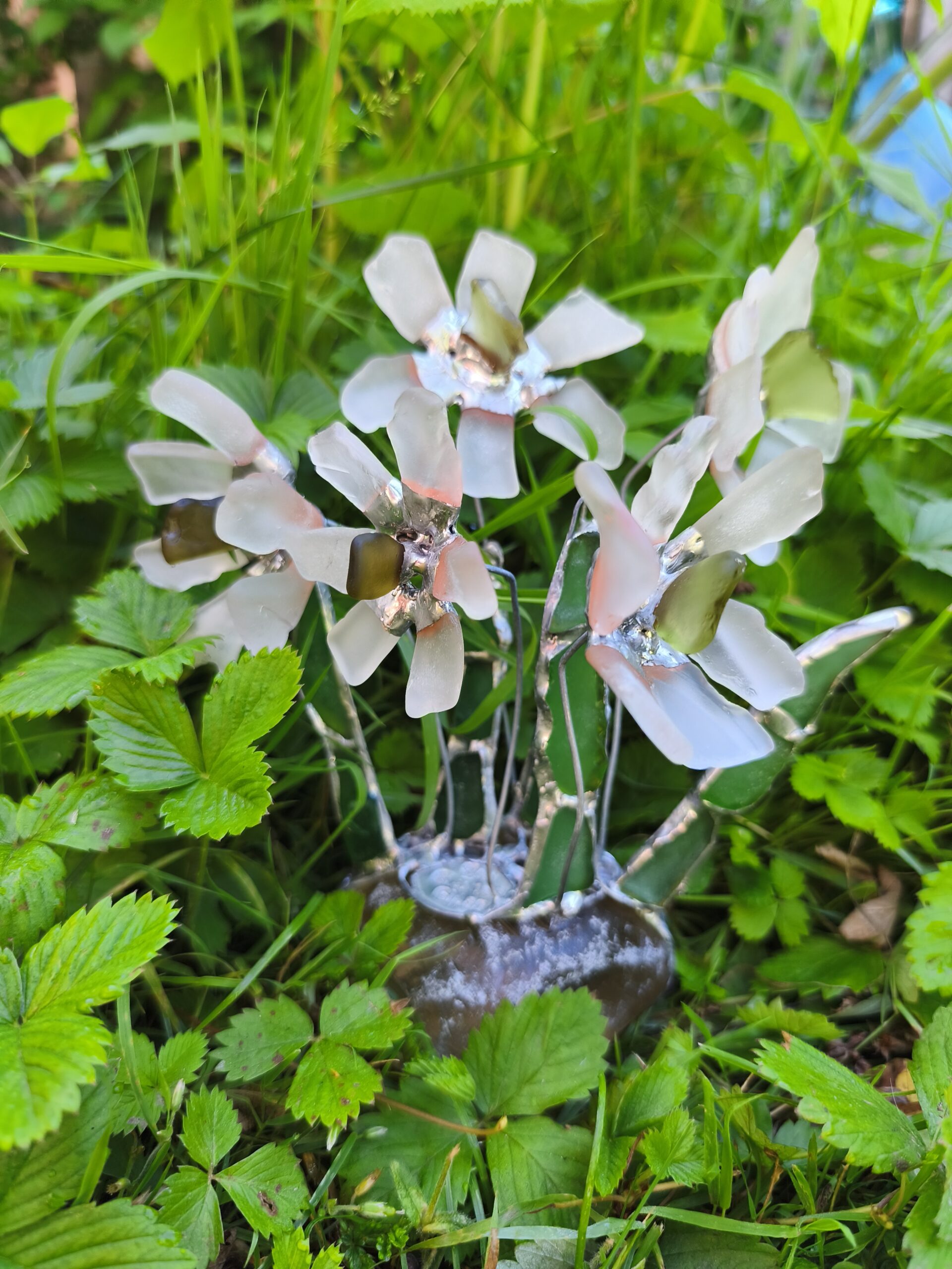 Sea glass daffodils, stained glass artificial flower composition, table suncatcher, upcycled art decor - Image 11