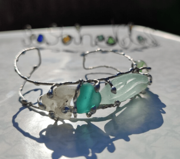 Bigger sea glass cuff bracelet, unique bijoux art jewelry, adjustable - Image 9