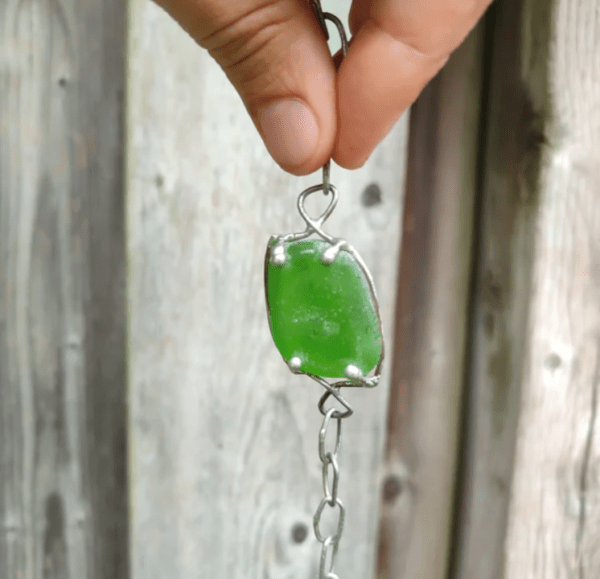 Green sea glass bracelet, unique bijoux art jewelry, adjustable length - Image 5