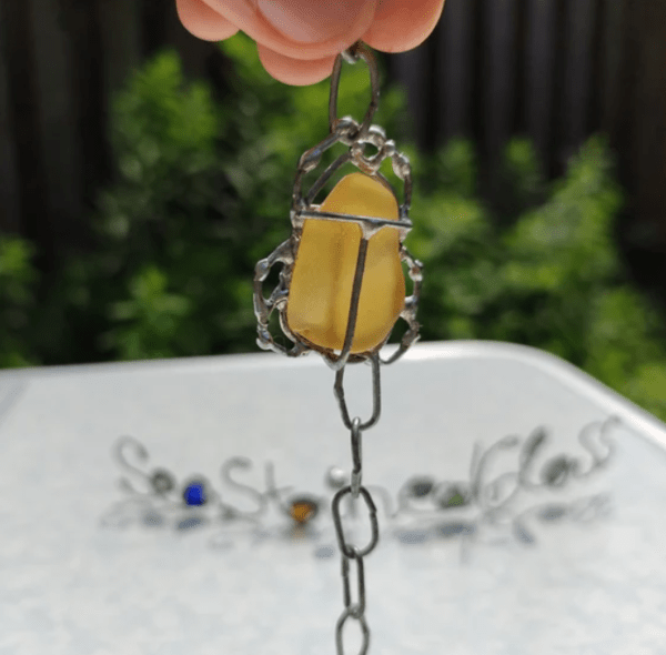 Yellow beetle sea glass bracelet, unique bijoux bug art jewelry, adjustable length - Image 5