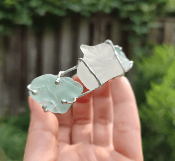 Blue-white sea glass cuff bracelet, unique bijoux art jewelry, adjustable - Image 4