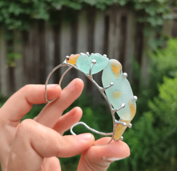 Blue-yellow sea glass cuff bracelet, unique bijoux art jewelry, adjustable - Image 9