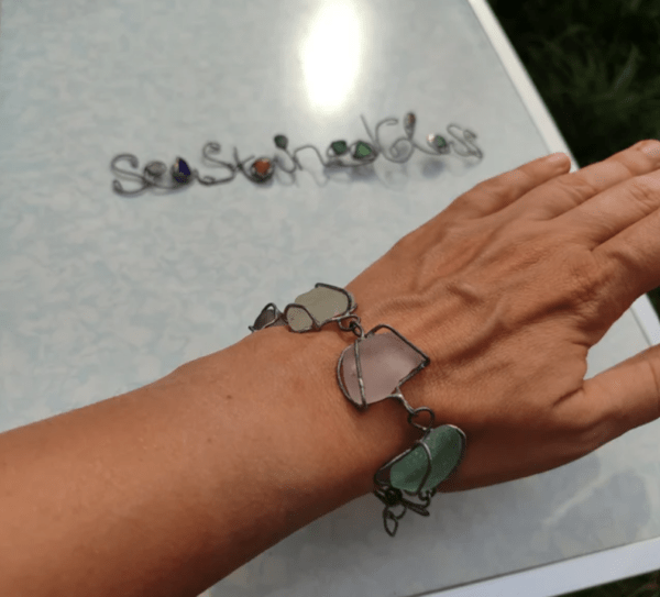 Unique sea glass bracelet, zinc-coated steel, brutalist boho beach upcycled jewelry - Image 9