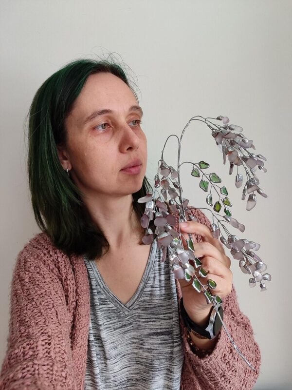 Sea glass wisteria twig, light violet blossom branch art, artificial glass flowers - Image 2