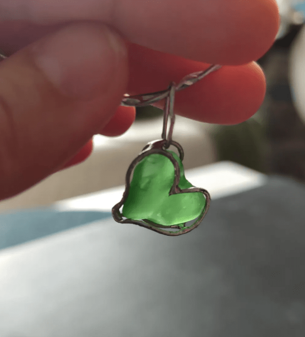 Green sea glass heart bracelet or necklace, unique bijoux art jewelry pendant - Image 3