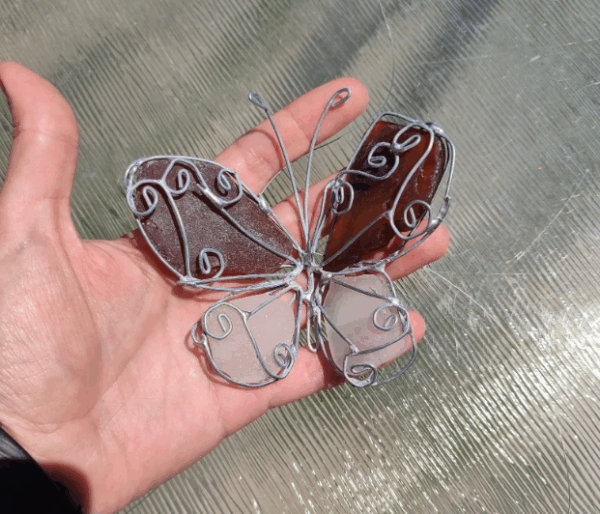 Random street art butterfly figurine, unique decoration for loft lamp shades, garden decor - Image 4