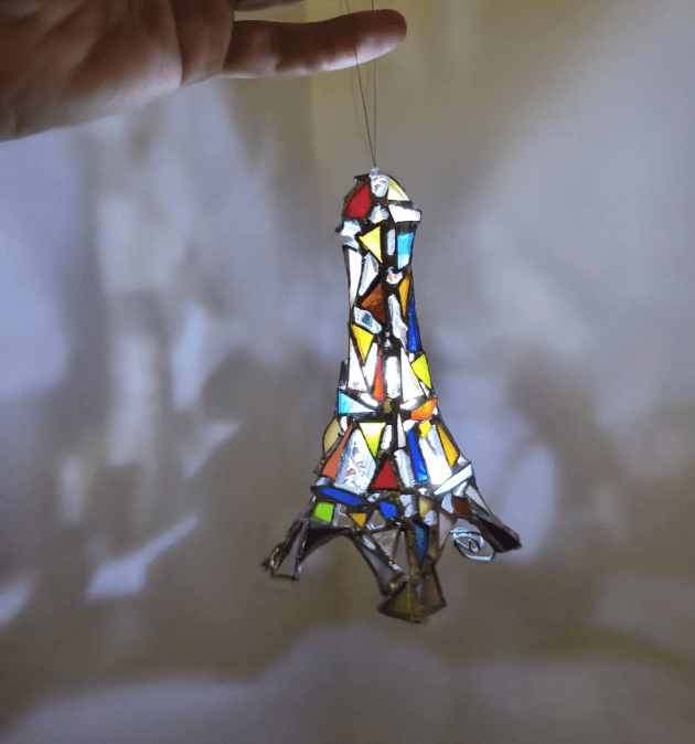 Stained glass Eiffel Tower, 3D suncatcher, Christmas tree ornament - Image 9