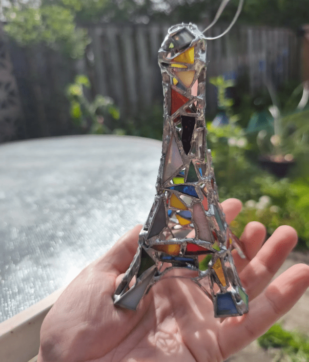 Stained glass Eiffel Tower, 3D suncatcher, Christmas tree ornament - Image 2