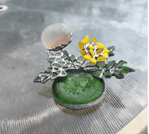 Sea glass dandelion ring dish, stained glass artificial flower composition, table suncatcher, upcycled art decor - Image 9