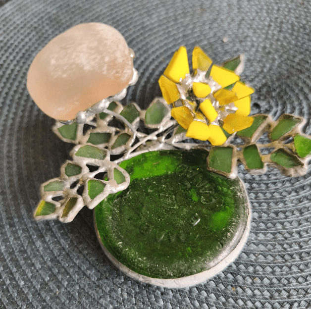 Sea glass dandelion ring dish, stained glass artificial flower composition, table suncatcher, upcycled art decor - Image 8