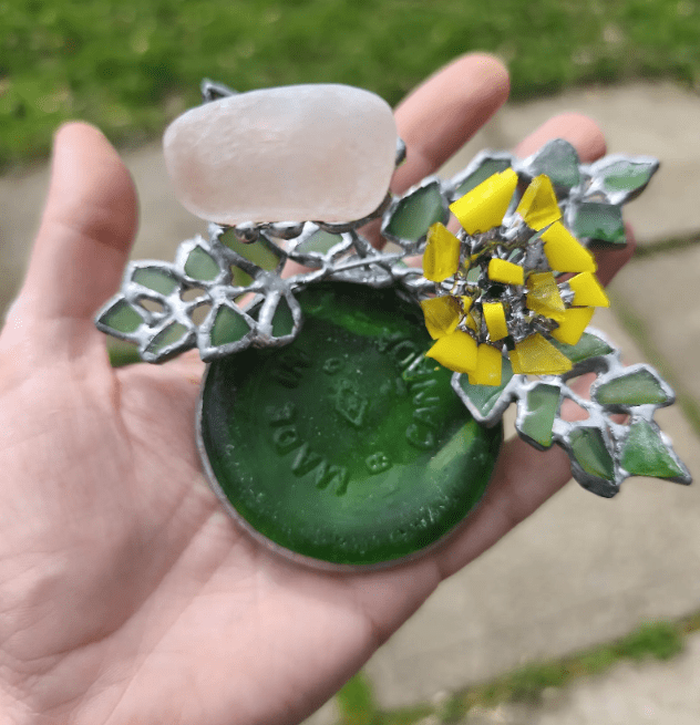 Sea glass dandelion ring dish, stained glass artificial flower composition, table suncatcher, upcycled art decor - Image 3
